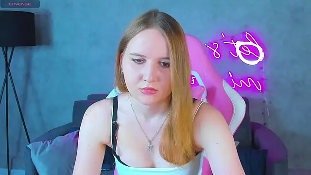 Emmaa Kimm online show from 06-26-26, 12:59