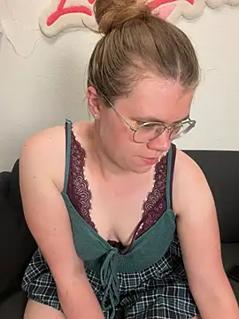 Lina-Love online show from 06-19-26, 08:40