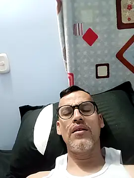 Snapshot of jairo43 chatting on 05-08-26, 02:55 jairo43 online show from 05-08-26, 02:55