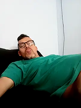 Snapshot of jairo43 chatting on 05-13-26, 02:25 jairo43 online show from 05-13-26, 02:25