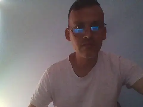 Snapshot of jairo43 chatting on 07-04-26, 02:23 jairo43 online show from 07-04-26, 02:23