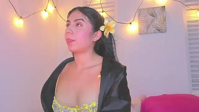 VictoriaaLopez online show from 07-10-26, 07:05