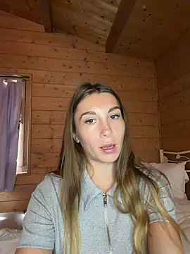 Snapshot of Perrine_off chatting on 05-16-26, 11:53 Perrine off online show from 05-16-26, 11:53