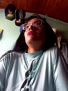 Snapshot of mili_hotty chatting on 06-10-26, 02:27 mili hotty online show from 06-10-26, 02:27