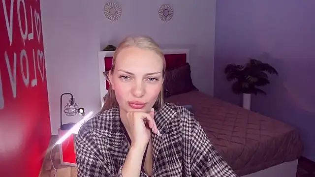 Snapshot of NancyGlamour chatting on 06-06-26, 09:36 NancyGlamour online show from 06-06-26, 09:36
