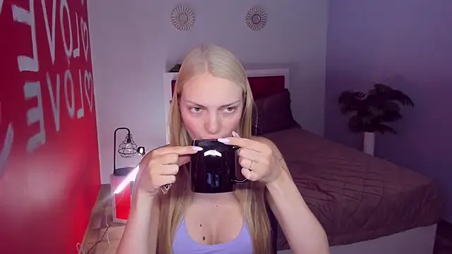 Snapshot of NancyGlamour chatting on 06-08-26, 10:26 NancyGlamour online show from 06-08-26, 10:26