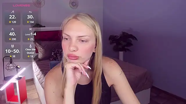 Snapshot of NancyGlamour chatting on 06-13-26, 04:10 NancyGlamour online show from 06-13-26, 04:10