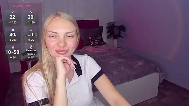 Snapshot of NancyGlamour chatting on 07-03-26, 10:54 NancyGlamour online show from 07-03-26, 10:54