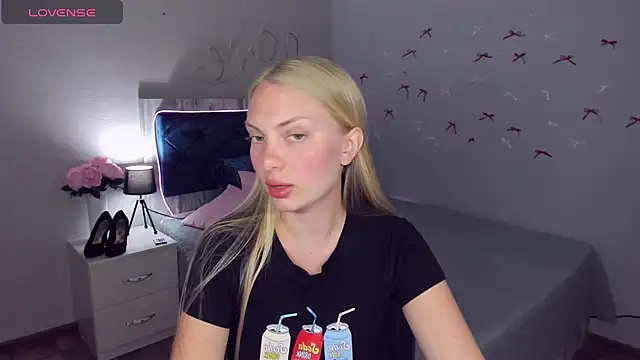 Snapshot of NancyGlamour chatting on 07-05-26, 10:11 NancyGlamour online show from 07-05-26, 10:11