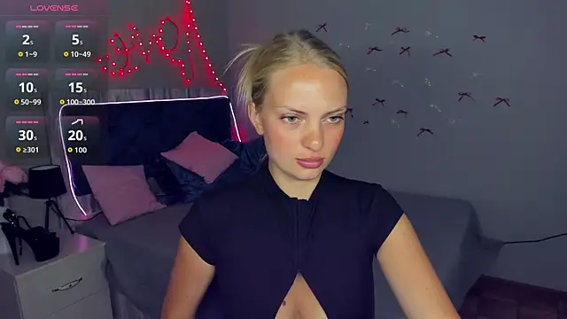 Snapshot of NancyGlamour chatting on 07-17-26, 10:11 NancyGlamour online show from 07-17-26, 10:11