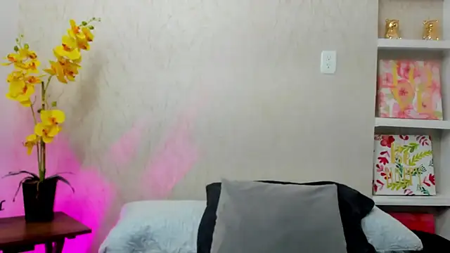 ChloeSmith9 online show from 07-29-26, 06:50