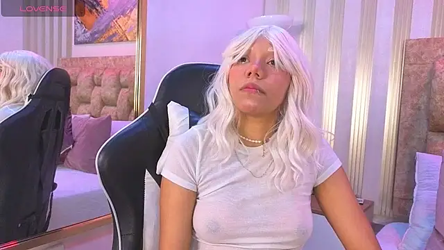 Snapshot of lilith_pink__ chatting on 05-08-26, 03:45 lilith pink online show from 05-08-26, 03:45