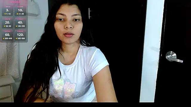 Snapshot of KarlaLoving chatting on 05-21-26, 06:59 KarlaLoving online show from 05-21-26, 06:59
