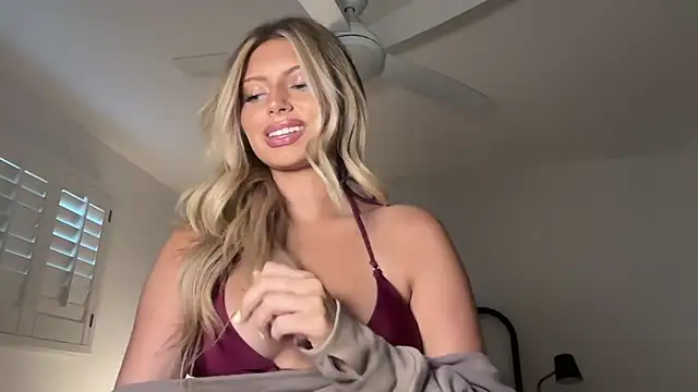 Summerclarke online show from 05-19-26, 01:44