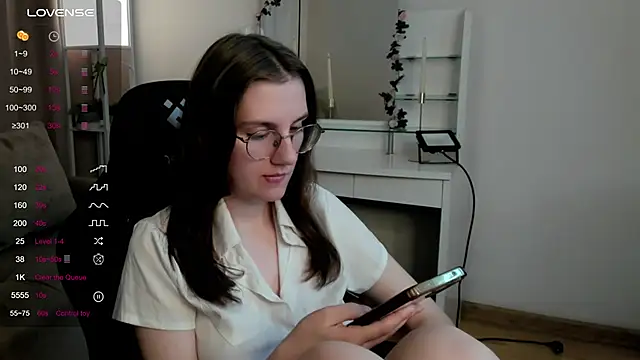 Snapshot of iMagdaLunna chatting on 05-25-26, 05:08 iMagdaLunna online show from 05-25-26, 05:08