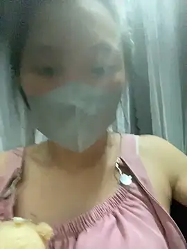 Snapshot of Lynlyn99 chatting on 06-15-26, 02:52 Lynlyn99 online show from 06-15-26, 02:52