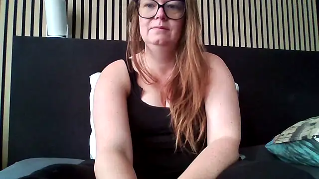 Snapshot of Forbiddencurves2026 chatting on 07-24-26, 08:34 Forbiddencurves2026 online show from 07-24-26, 08:34