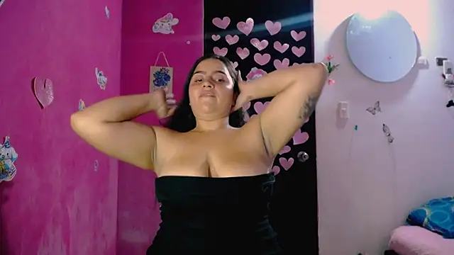 Snapshot of Kiara_tits chatting on 06-01-26, 11:28 Kiara tits online show from 06-01-26, 11:28