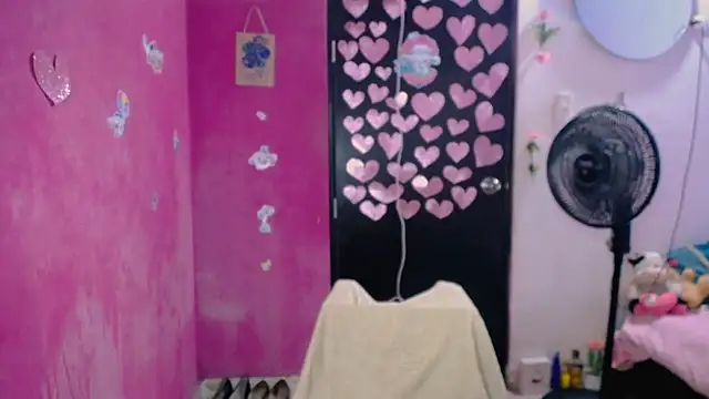 Kiara tits online show from 07-23-26, 01:52