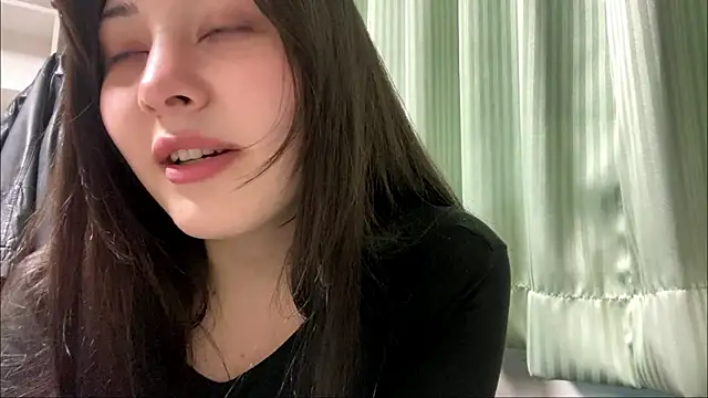 Snapshot of Sonata_Asky chatting on 05-15-26, 11:12 Sonata Asky online show from 05-15-26, 11:12
