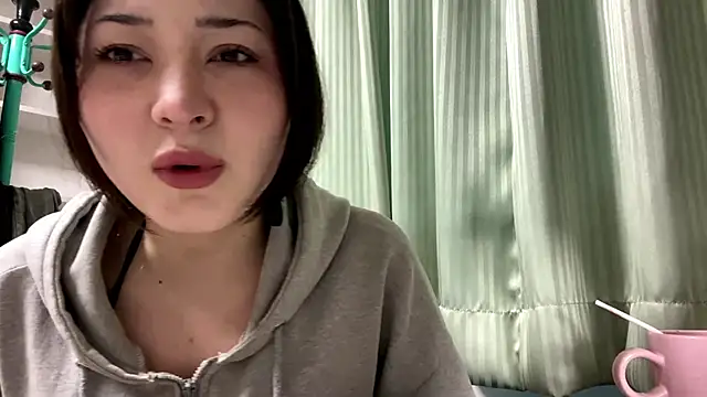 Snapshot of Sonata_Asky chatting on 05-16-26, 10:08 Sonata Asky online show from 05-16-26, 10:08