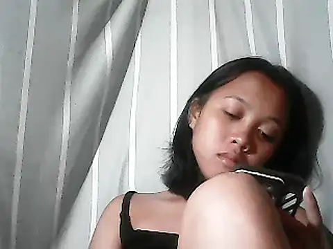 Yours AsianPinayGirl18 online show from 06-10-26, 09:46