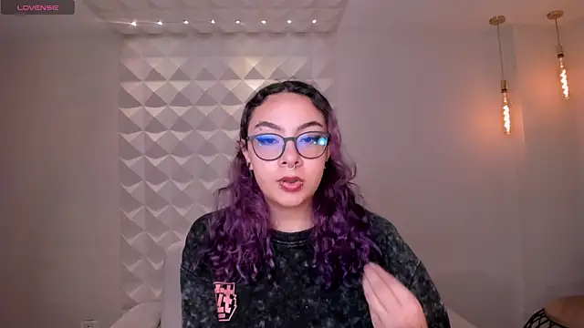 LoiseHarper online show from 06-15-26, 12:02