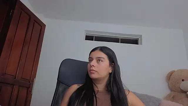 valerihouse  online show from 05-03-26, 01:55