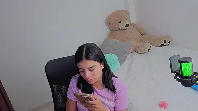 Snapshot of valerihouse_ chatting on 07-01-26, 01:07 valerihouse online show from 07-01-26, 01:07