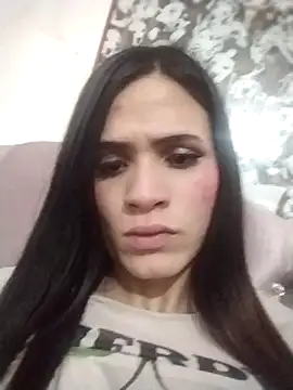 Snapshot of Juliette_Doll_ chatting on 05-09-26, 01:44 Juliette Doll online show from 05-09-26, 01:44