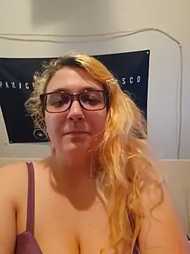 Thatonebinch online show from 05-17-26, 07:43