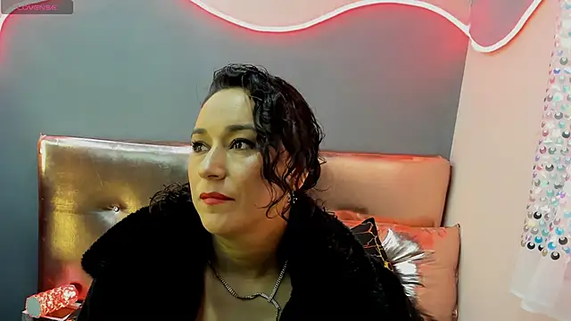 Snapshot of Elizabeth_bennett chatting on 05-14-26, 01:18 Elizabeth bennett online show from 05-14-26, 01:18
