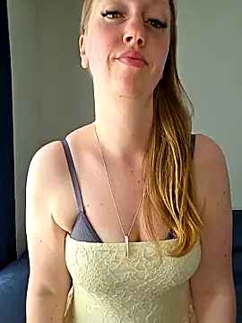 SweetGermanAlina online show from 05-01-26, 01:16