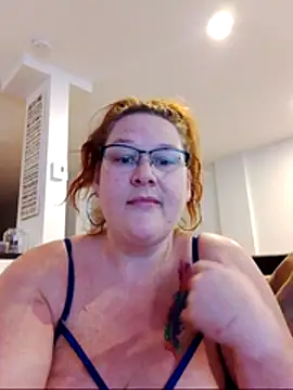 Snapshot of petitelionne1 chatting on 05-24-26, 09:53 petitelionne1 online show from 05-24-26, 09:53