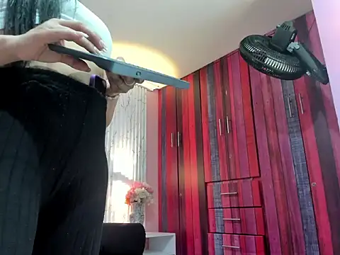 Katemos st online show from 05-13-26, 03:09