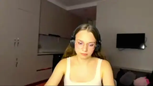 Snapshot of AmyYammy chatting on 06-08-26, 06:08 AmyYammy online show from 06-08-26, 06:08