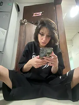 Snapshot of Evelin_Hellsing chatting on 06-16-26, 12:13 Evelin Hellsing online show from 06-16-26, 12:13