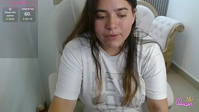 Snapshot of Laurha_ chatting on 05-21-26, 07:43 Laurha online show from 05-21-26, 07:43