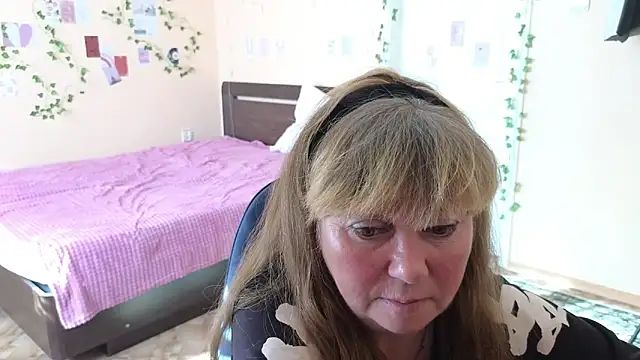 Melania Cook online show from 05-18-26, 04:18