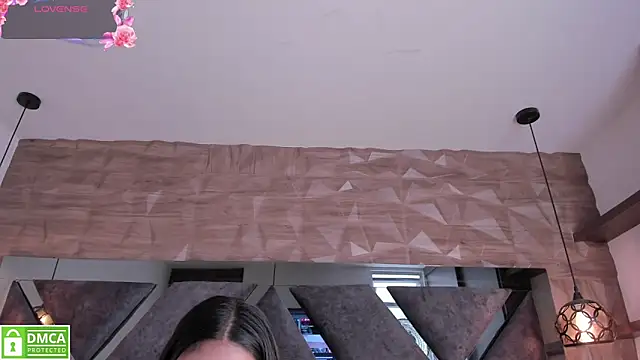 Rose  Evans   online show from 05-30-26, 07:33