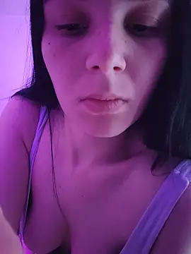 EMILLYREED11 online show from 05-16-26, 08:33