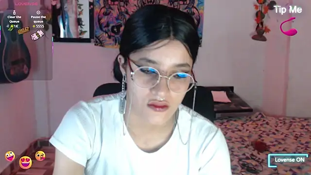 Snapshot of bastethott chatting on 07-24-26, 11:03 bastethott online show from 07-24-26, 11:03