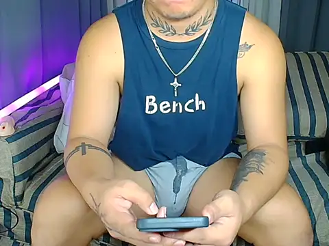 Snapshot of Ashtonfuckingboi chatting on 06-23-26, 01:58 Ashtonfuckingboi online show from 06-23-26, 01:58