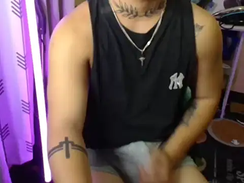 Snapshot of Ashtonfuckingboi chatting on 07-20-26, 09:28 Ashtonfuckingboi online show from 07-20-26, 09:28