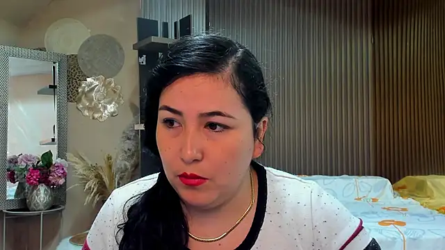 Snapshot of BBWLuxuryMuse chatting on 05-07-26, 11:15 BBWLuxuryMuse online show from 05-07-26, 11:15