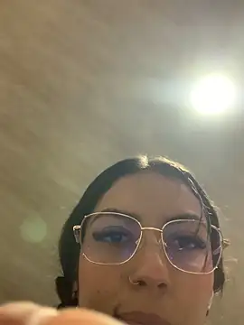Snapshot of Julieth_ec chatting on 06-04-26, 12:11 Julieth ec online show from 06-04-26, 12:11