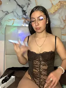 Snapshot of Julieth_ec chatting on 06-12-26, 11:53 Julieth ec online show from 06-12-26, 11:53