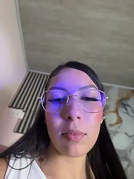 Snapshot of Julieth_ec chatting on 07-01-26, 12:40 Julieth ec online show from 07-01-26, 12:40