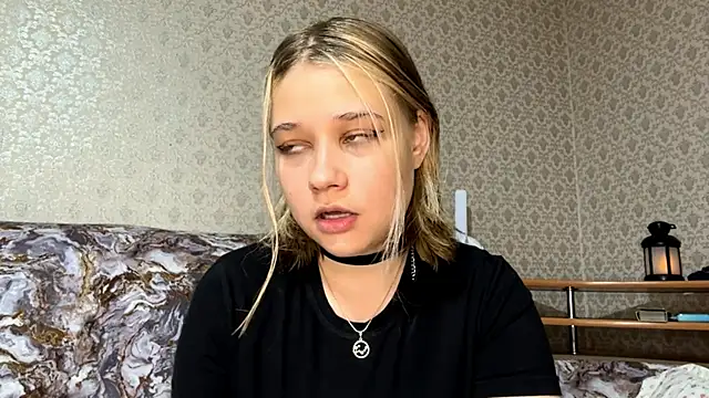 Snapshot of HildeConery chatting on 06-13-26, 01:31 HildeConery online show from 06-13-26, 01:31