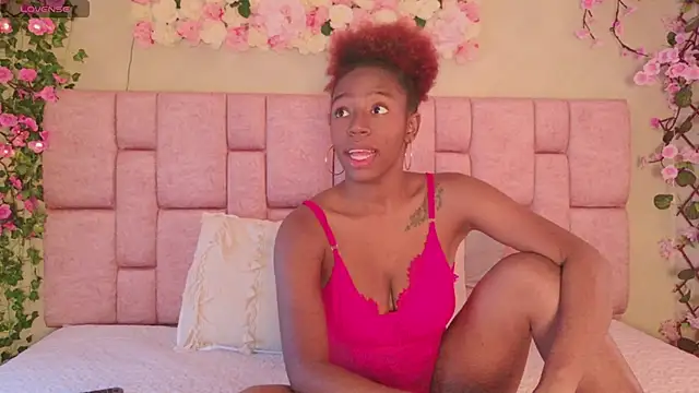 Snapshot of TiffanyEbony_ chatting on 05-11-26, 02:45 TiffanyEbony online show from 05-11-26, 02:45